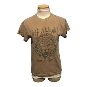The Vinyl Icons Brown Graphic T-Shirt Def Leppard Size XS